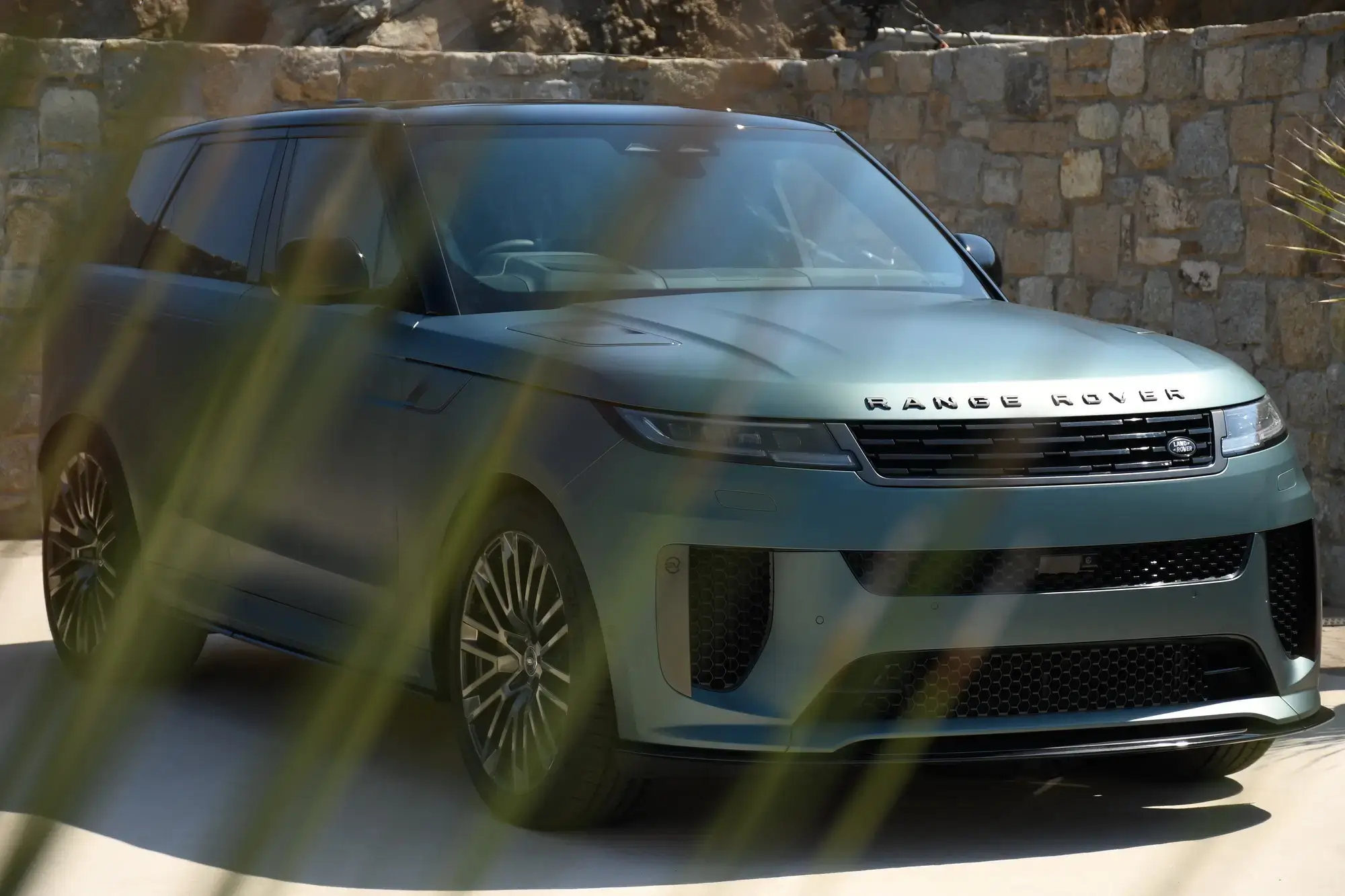 12 range rover sv sport closeup villa untold