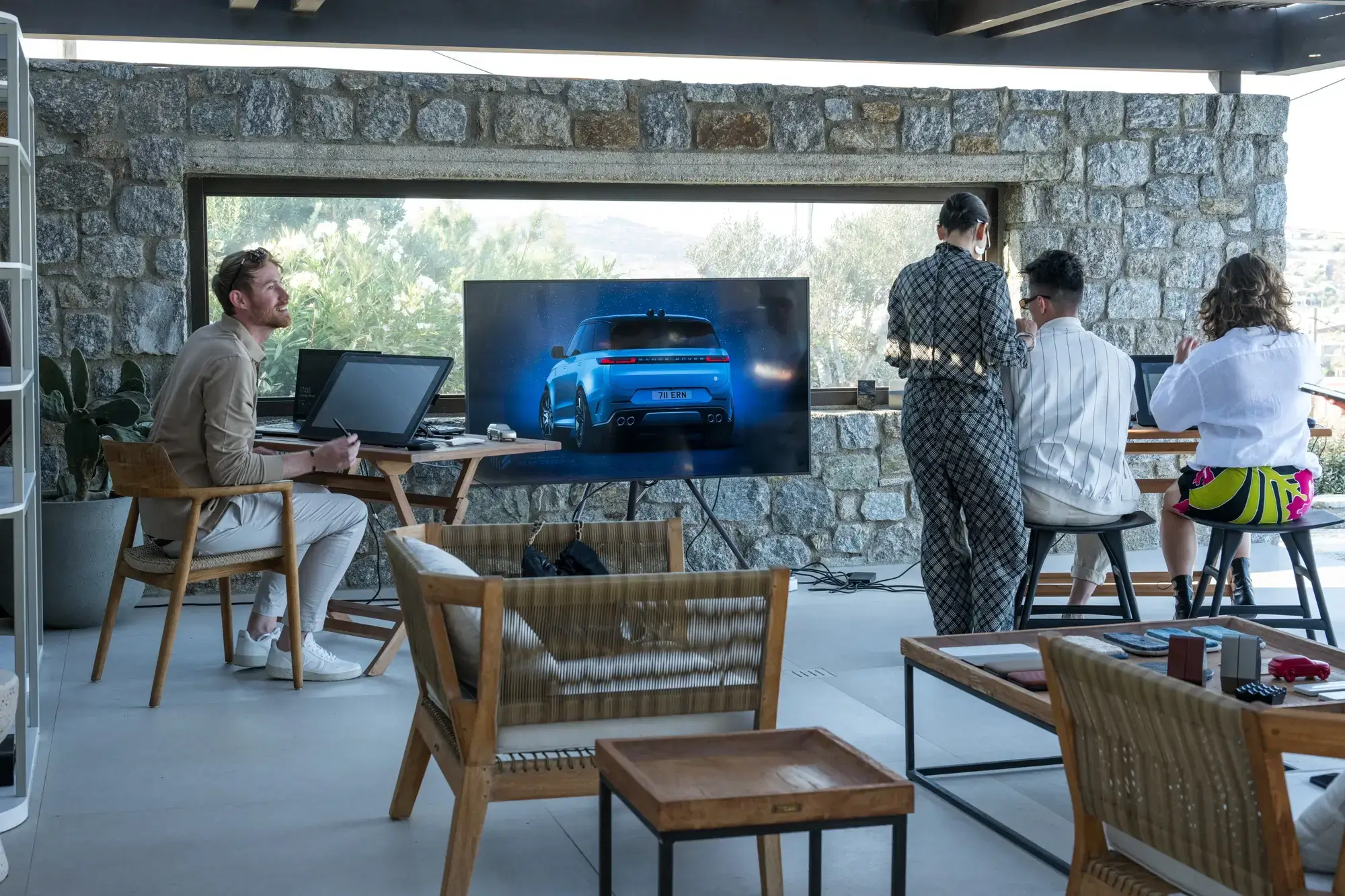 13 range rover brand presentation villa lounge